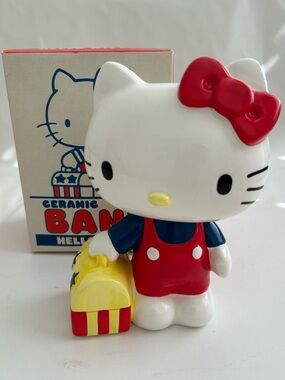 Vintage New 1976 Hello KItty Coin Bank 8 Inches Ceramic Made In Japan In Box